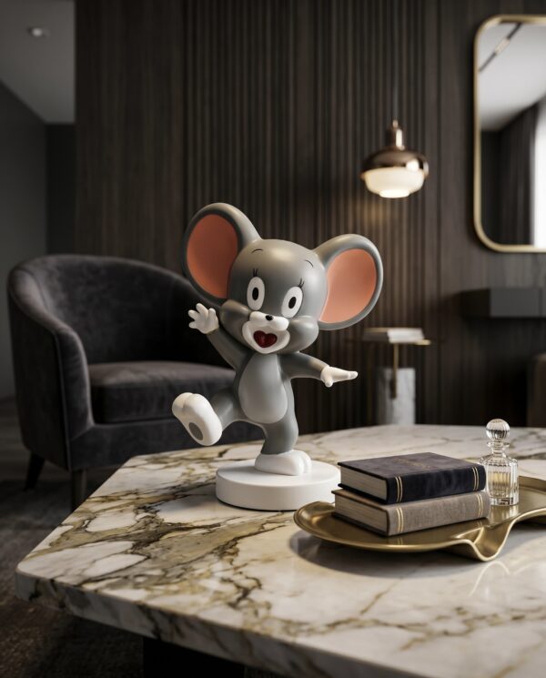Playful Mouse Showpiece
